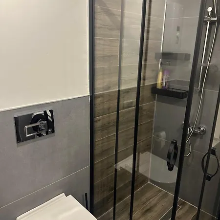 Charmante, Moderne 10 Minuten Fussweg Zum Strand! Apartmán Side